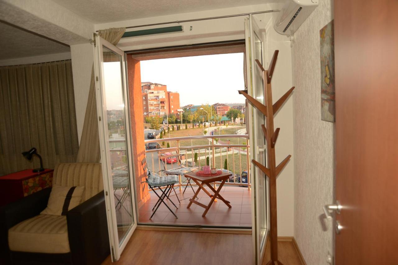 Hostel Tuba Pristina Exteriör bild