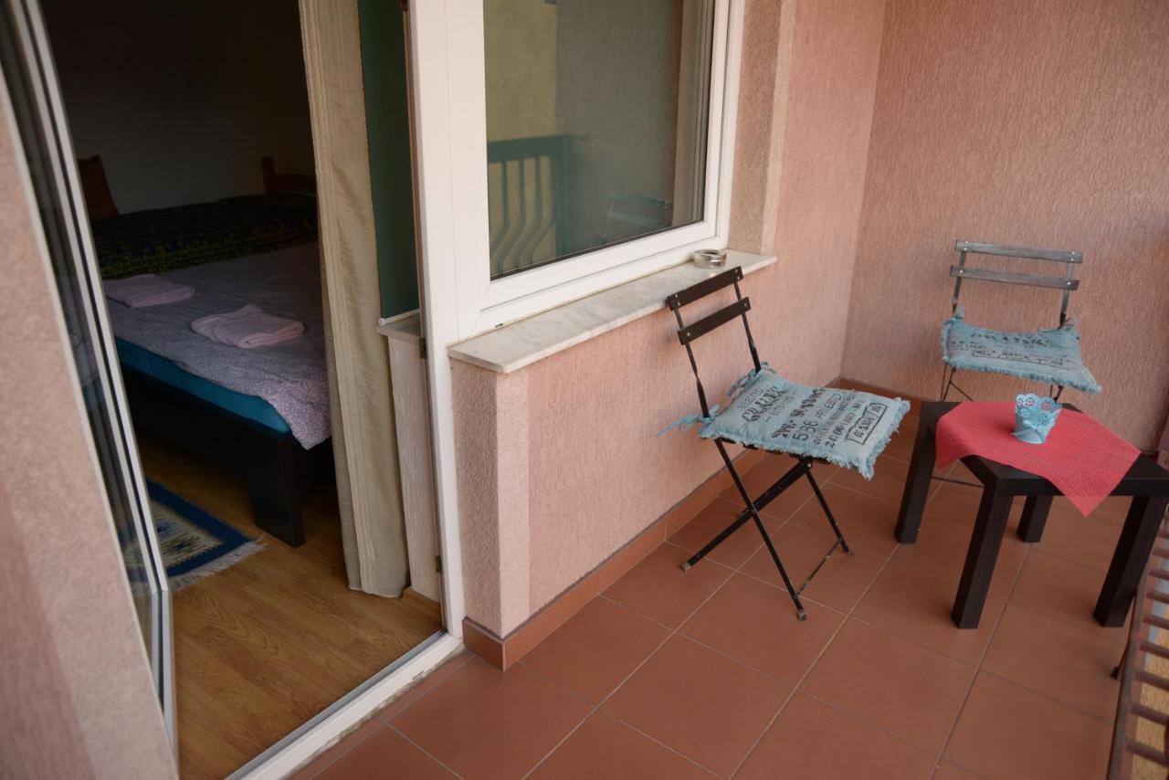 Hostel Tuba Pristina Exteriör bild